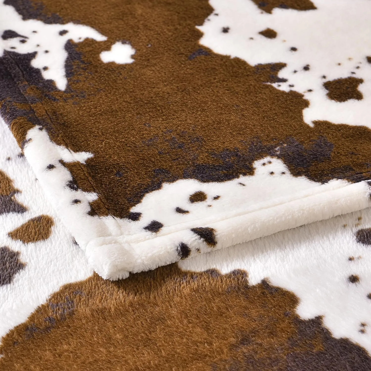 Bnuitland Cow Print Throw Blanket with Storage Pouch, 300 GSM Double Sided Cute for Bed/Sofa/Lap, Gift Blanket for Kids/Babys/Pets, Super Soft Cozy Lightweight Fuzzy Flannel Throw, 5040 inch
