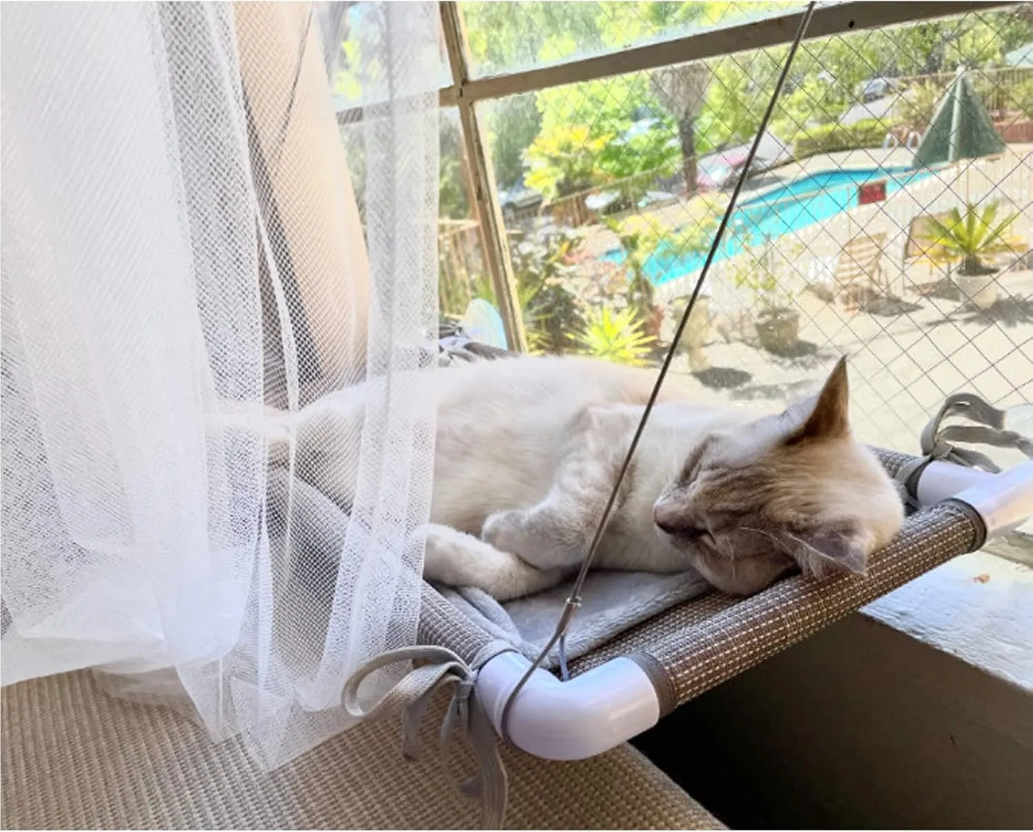 Mess-Free Window Perch, Secure Fastening Cat Hammock with 4 Strong Suction Cups, Premium Reinforced Material and Flannel Cover for Large Cats in Beige